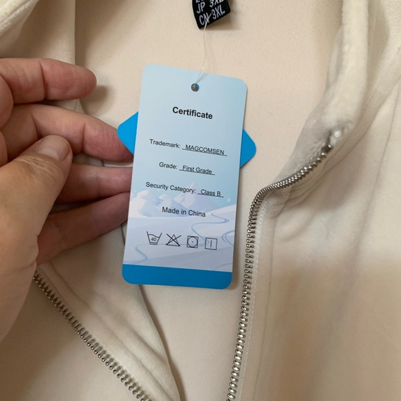 MAGCOMSEN Women's Velour Jacket Zip Up NWT 🌴 - Picture 7 of 10